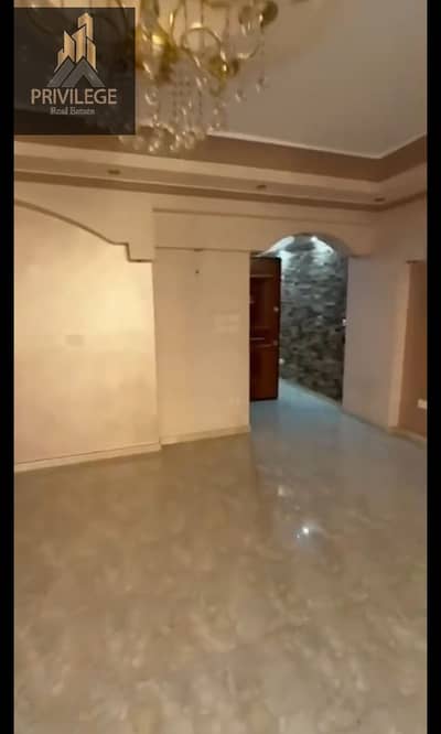 شقه للايجار في شارع الخمسين