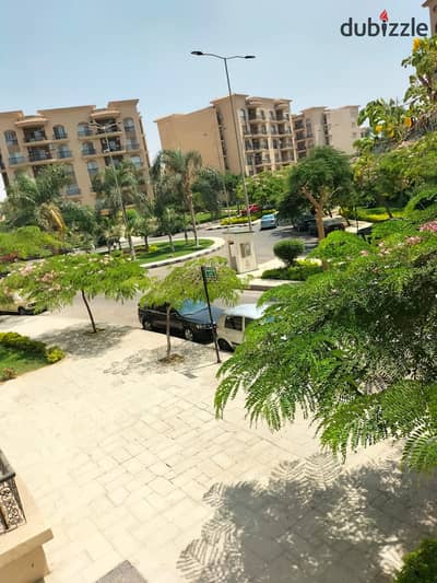 شقه مميزه ولقطه للايجار 99متر دور اول بالرحاب 2 فييو ميدان بحالة اول سكن