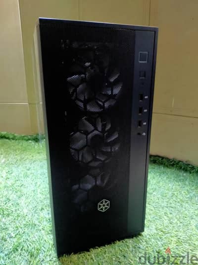 PC احترافي بحالة ممتازة