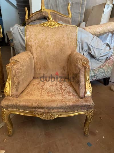 صالون مدهب ٥ قطع ب٢ ترابيزة