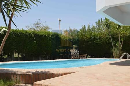 Villa with pool for rent in el rabwa compound