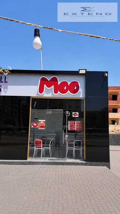 Distinct interface and daily client motion, clothing store for rent, 25m in October Gardens amidst residential areas and new expansions