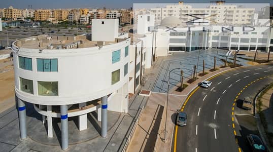 موقع حيوي بأسعار مميزة وواجهة على منطقة نشطة، مطعم للإيجار مساحة 100م مع أوت دور في قلب 6 أكتوبر أمام جامعة الثقافة والعلوم وقريب من ميدان الحصري