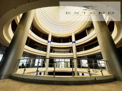 بأقل سعر للمتر في قلب 6th of october على المحور المركزي، محل للإيجار بمساحة 70 م في موقع استراتيجي مع حركة زوار يومية كبيرة يصلح لانشطة مختلفة وواجهة