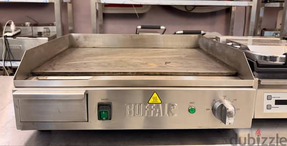 جريل كهربائي احترافي Buffalo – أداء قوي للمطابخ التجارية