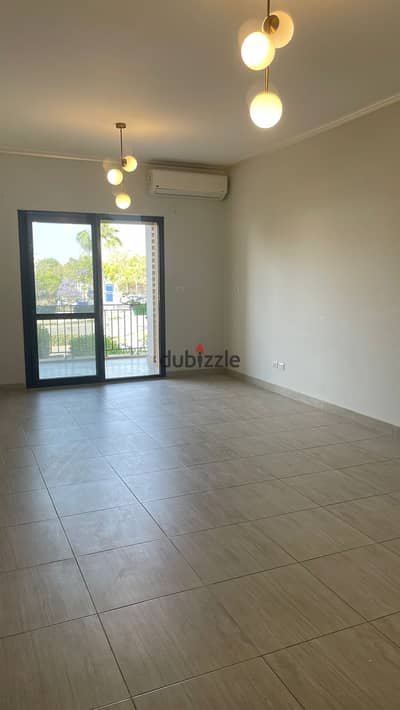 شقة للايجار فى ويست تاون سوديك الشيخ زايد بيفرلى هيلز مطبخ تكيفات اجهزة Apartment for rent -Westown sodic El sheikh zayed beverly hills