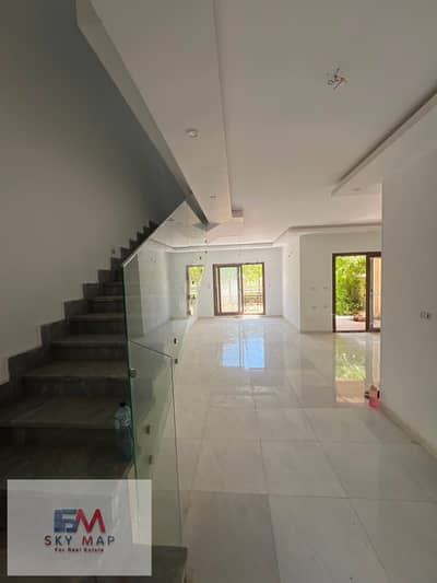 For rent in Madinaty (New Law): Model F3 townhouse villa with high-end (super-lux) finishing. It boasts a prime location next to the Strip Mall and of
