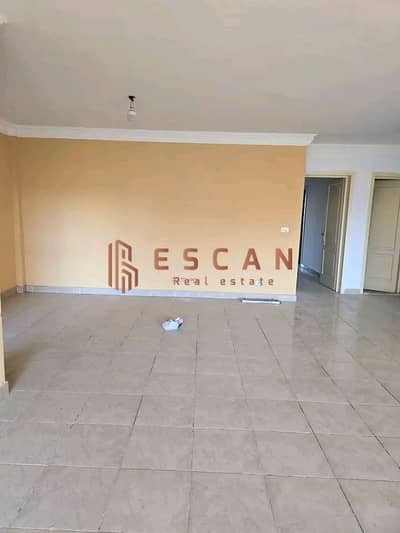 شقة للإيجار – قانون جديد – مدينتي B11   الموقع: مدينتي – B11 المساحة: 200 م² الطابق: الخامس تشطيب: تشطيب الشركة