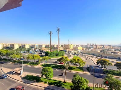 مدينتى شقه للبيع 137 متر فى الb3 فيو الفود كورت