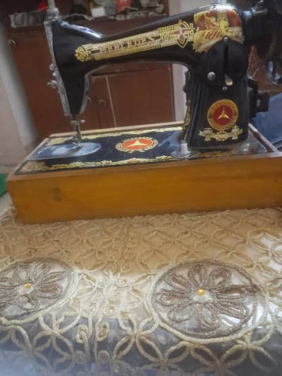 ماكينه خياطه مرسيدس بحاله ممتازه