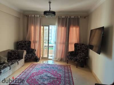 شقة مفروشة للإيجار في وصال ريزيدنس | 160م | 3 غرف نوم | 2 حمامات | فيو جاردن غير مجروح | موقع مميز داخل الكمبوند | إيجار 20,000 جنيه