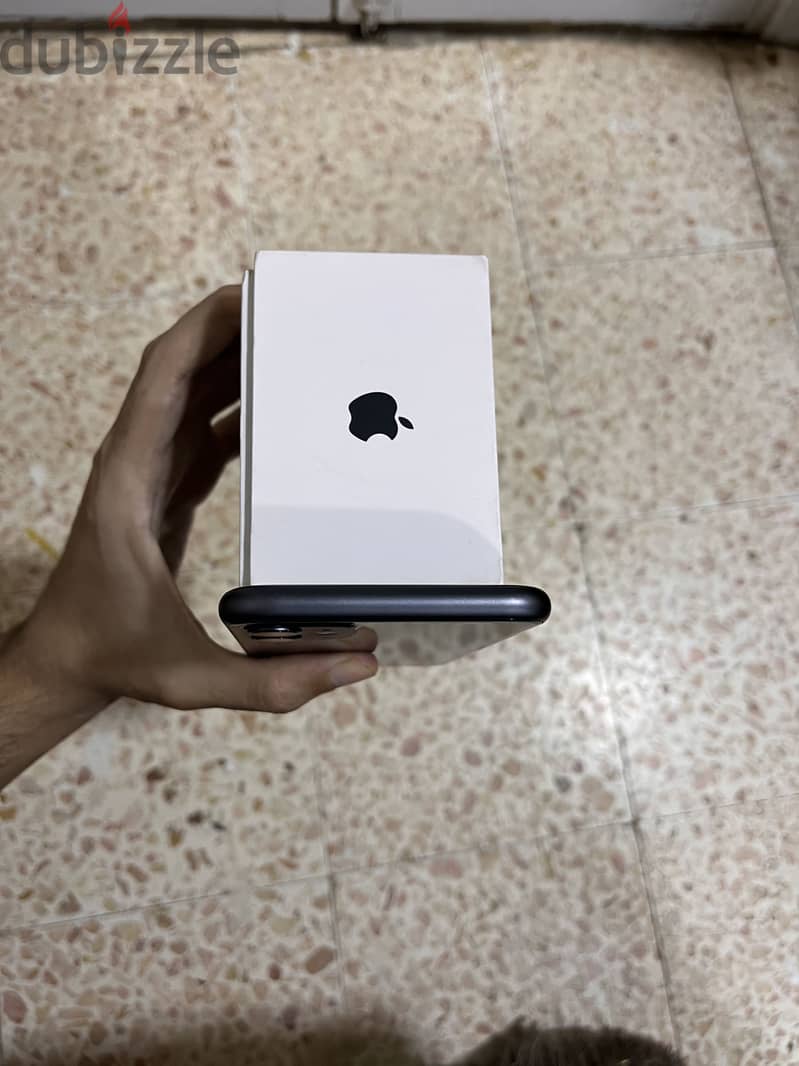 Apple - iPhone 11 6