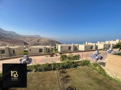 توين هاوس متشطب بالكامل بإطلالة على البحر للبيع في Monte Galala - العين السخنة (استلام فوري)