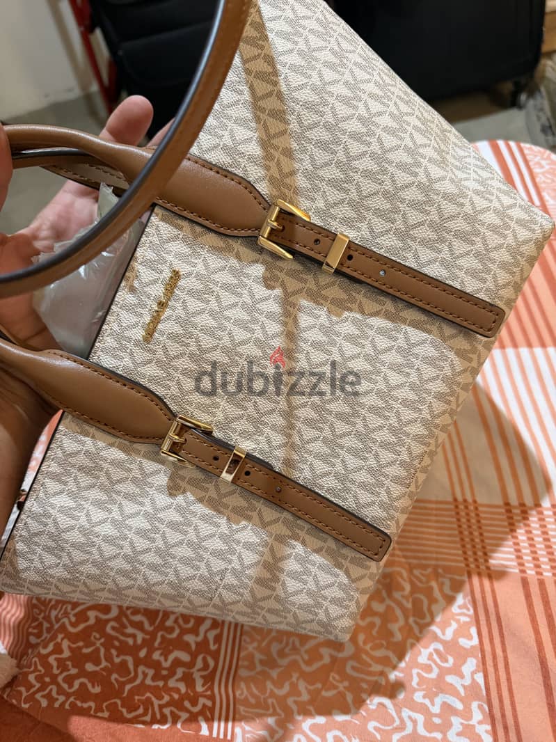 Micheal kors 1