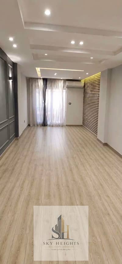 Apartment for sale in Rehab City, Phase 3. Prime location near Gateway Mall & Gate 13, custom finishes, all services nearby. Kitchen included. Great deal!