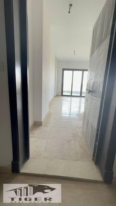 For rent in my city, an apartment 140m, new law, in front of services /. For a limited time, {{{{. Strong offers √√√. Opportunity }}}} B15 140m finishing company, distinctive location, 3 rooms, 2 bathrooms, full photos available, required for serious inquiries only, key available, for contact, phone or WhatsApp 01002715806