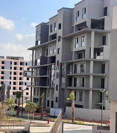 Inspect and move in immediately! Apartment for instant sale in the New Administrative Capital.  Prime location in R7, with a view of the Green River,