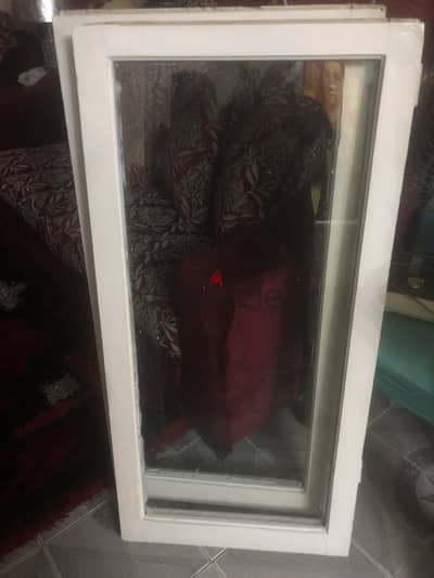 مطبخ خشب وشباك خشب