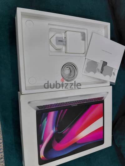 MacBook pro m2 2022 Like New