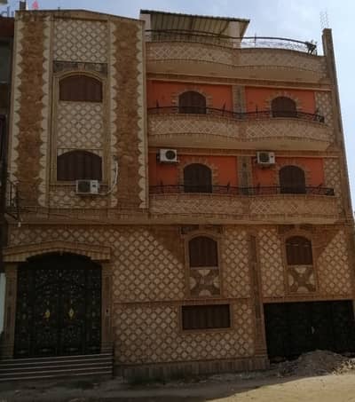 عمارة للبيع بجوار الساحة الشعبية بمدينة تلا منوفية