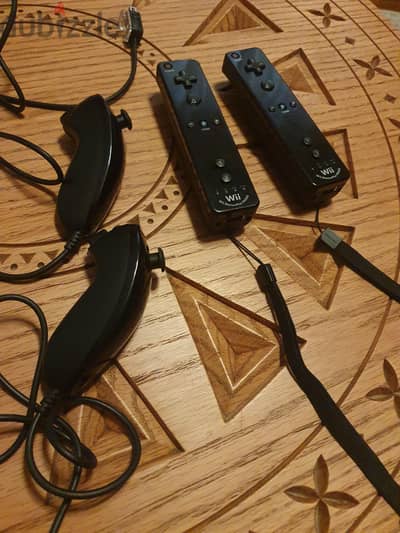 2 wiimote motion plus + 2 nunchucks (black)