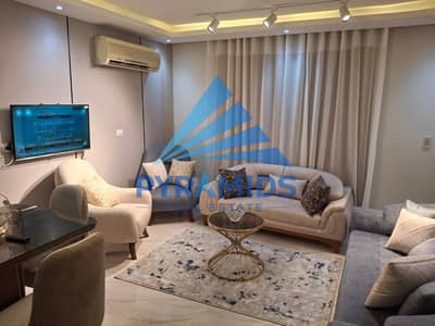 للإيجار شقة في مدينتي – B11 | مجموعة 113 | فيو استريب مول  شقة مميزة للإيجار في موقع راقٍ داخل مدينتي، تتميز بمساحة واسعة وتقسيمة عملية مع إطلالة رائع