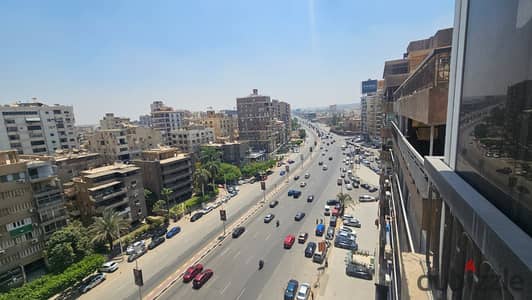 مكتب بشارع الثوره الرئيسي عماره بنك مصر ٦٣ الف فيها تفاوض ٢٥٠ متر ٥ غرف ورسبيشن و٢ حمام