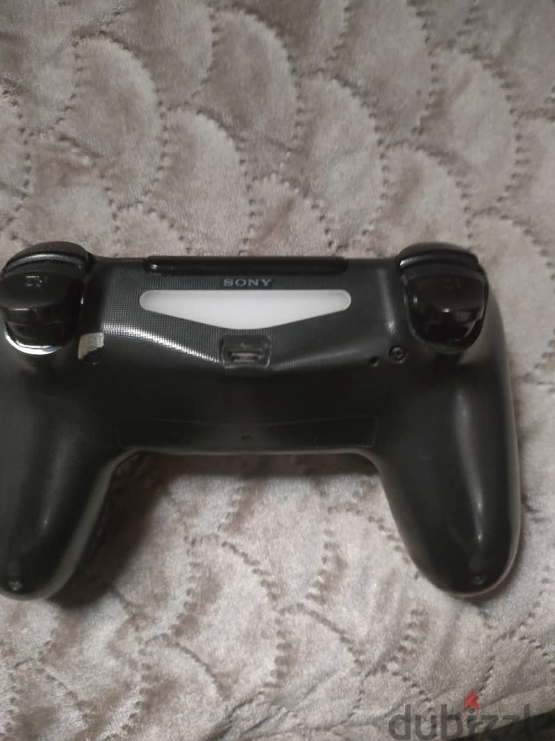 play station 4 slim 3