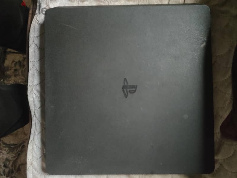 play station 4 slim 4