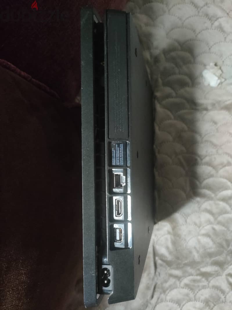 play station 4 slim 5