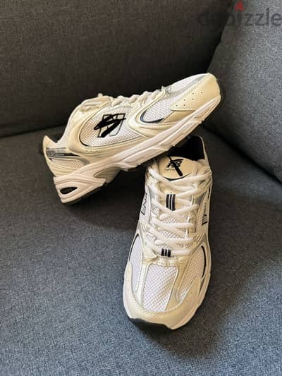 NewW Baalance 530 Sneakers - نيو بالانس مقاس 42