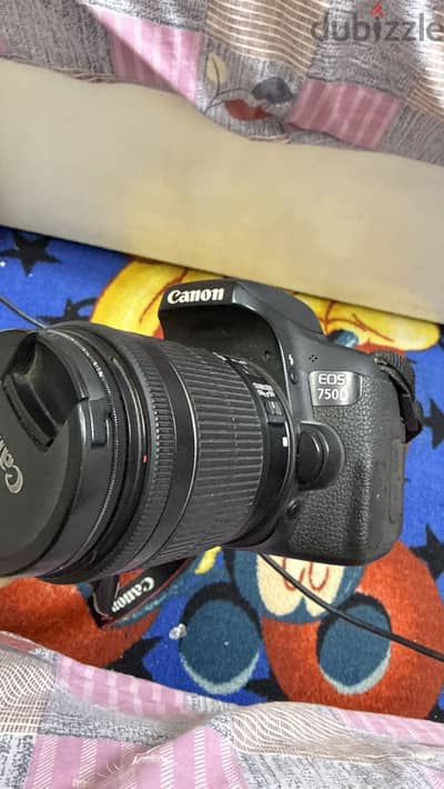 camera canon EOS 750D