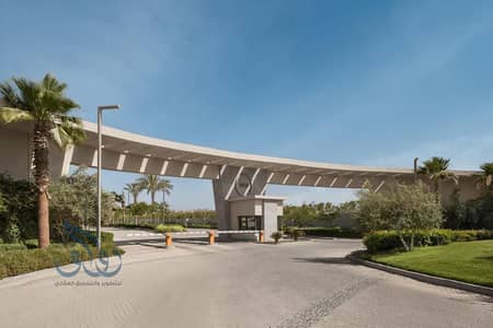 Villa for sale in O West compound—located in one of the best phases, fully finished, and featuring a prime view of the landscape.