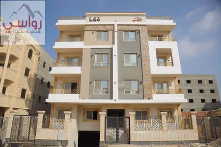 For sale, a distinctive land lot with a garden area of 160m+58m, a private entrance, the best price in Beit Al Watan, and installment over 3 years, with a remarkable northern view and steps away from Mountain View Compound in New Cairo. For sale, a distinctive land lot with a garden area of 160m+58m, a private entrance, the best price in Beit Al Watan, and installment over 3 years, with a remarkable northern view and steps away from Mountain View Compound in New Cairo.