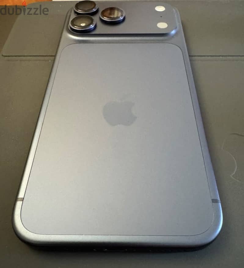 Apple - iPhone 17 Pro Max 1