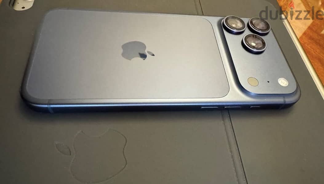 Apple - iPhone 17 Pro Max 2