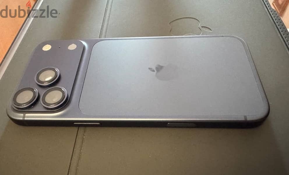 Apple - iPhone 17 Pro Max 4