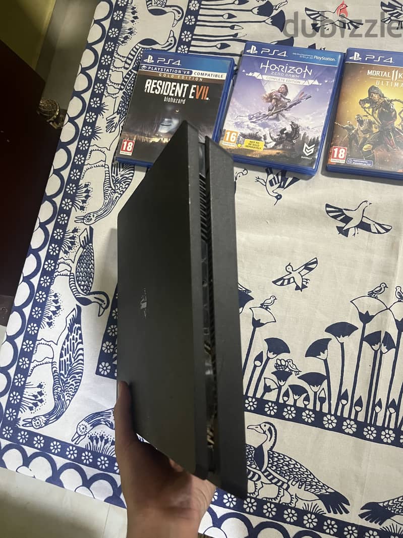 Ps4 slim 4