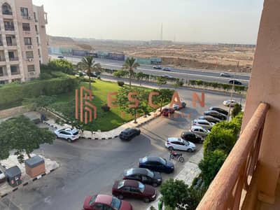 متاح للبيعفي مدينة الرحاب في المرحله الخامسه مساحة ١٢٧ متر طابق رابع يوجد اسانسير