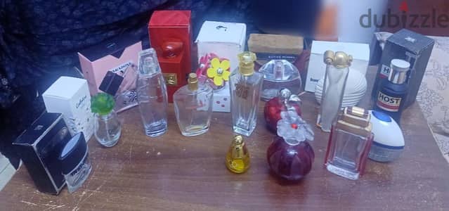 زجاجات عطور فارغة
