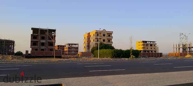 للبيع قطعة أرض مميزة بمدينة بدر – فرصة استثمارية رائعة   الموقع: الشمالية الجديدة – مدينة بدر   المساحة: 392 متر²   ناصية وعلى الخدمات مباشرة.