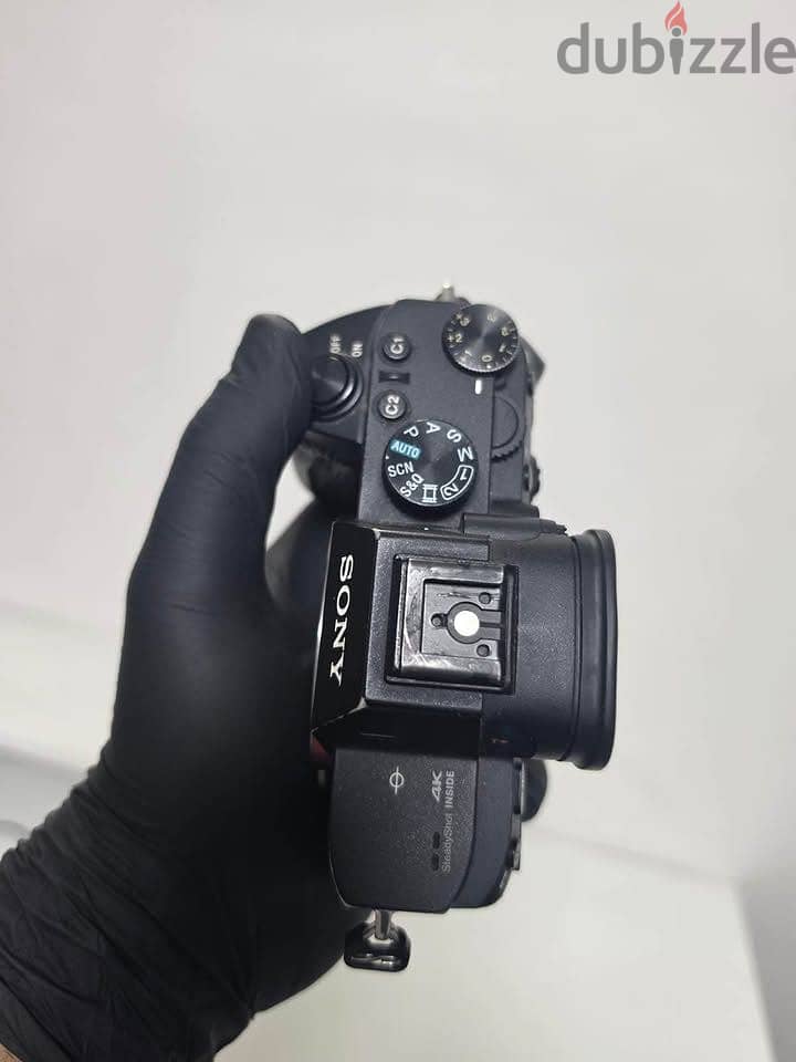 Sony a7iii + Viltrox 20mm/f2.8 + 2 memory cards 1