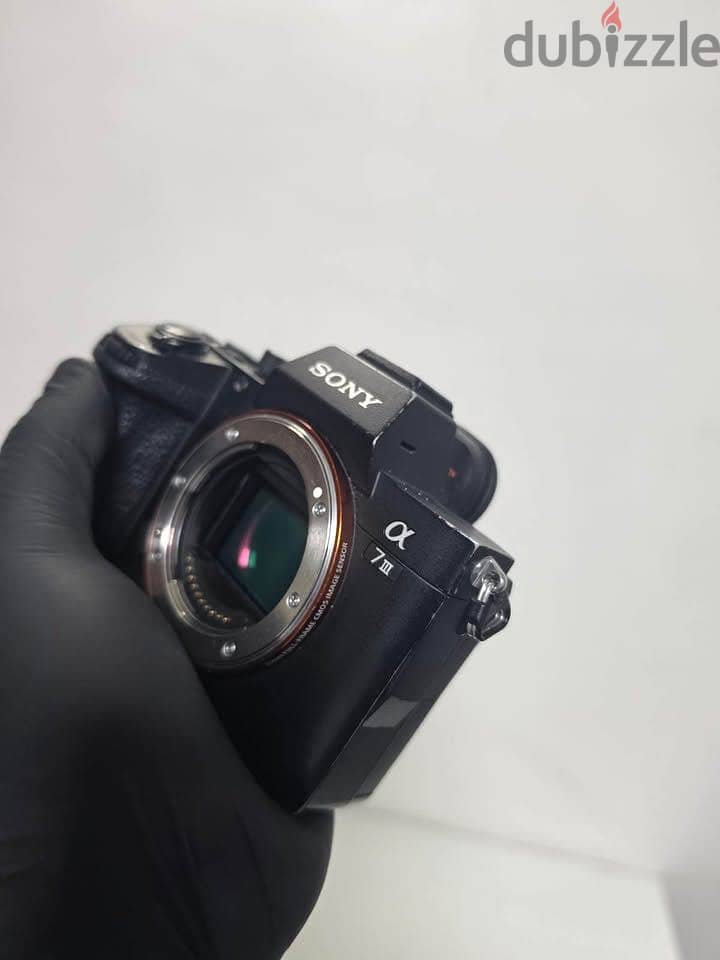 Sony a7iii + Viltrox 20mm/f2.8 + 2 memory cards 3