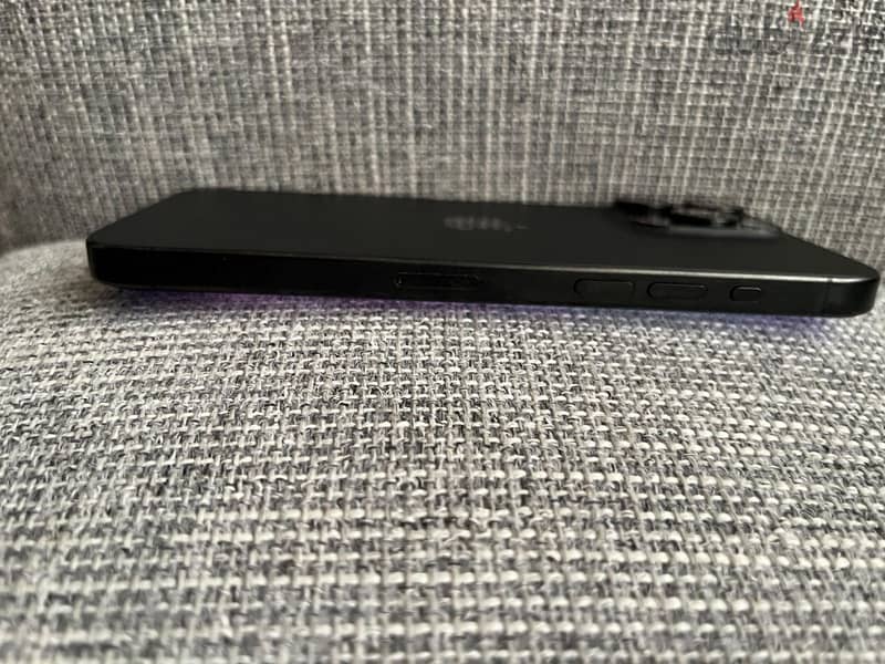 Apple - iPhone 15 Pro Max 3