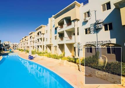 Ready-to-move, Ultra Super Lux chalet in Boho Sokhna. Sea view, 910k down payment, and 6-year installments.