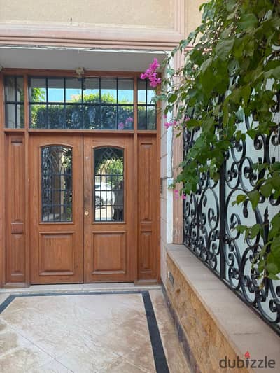 Room for rent in South Academy with elevator