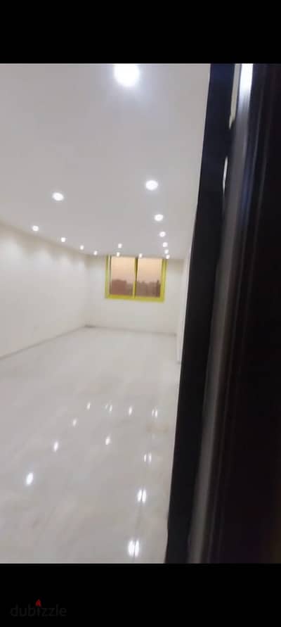 للايجار بالزيتون الغربيه اول سكن