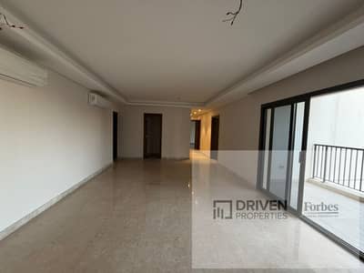 دور مرتفع شقة للإيجار نصف مفروشة بالتكييفات ووحدات المطبخ في زد ويست الشيخ زايد أبراج زد         ZED West Sheikh Zayed ZED Towers