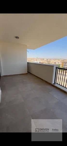 شقة بتراس 11م للبيع بالتقسيط في زد ويست الشيخ زايد تشطيب كامل بالتكييفات أبراج زد      ZED West Sheikh Zayed ZED Towers
