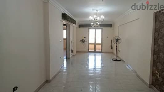 شقة على محور مهدي عرفة في مكان راقي بسعر مناسب